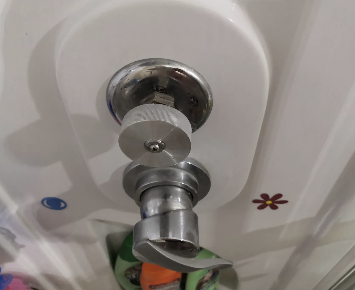 Демонтаж и установка смесителя в душевой кабине Замена смесителя в душевой кабине