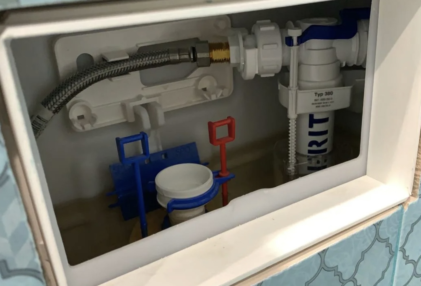 Ремонт инсталляций подвесного унитаза Ремонт инсталляций унитаза